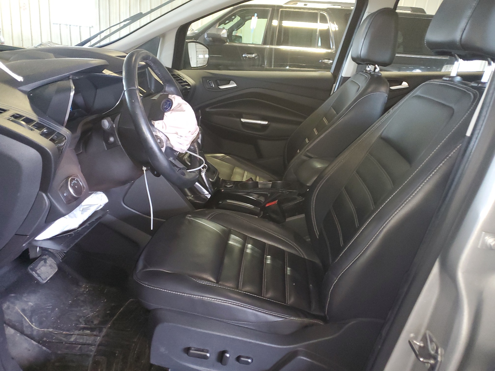 1FADP5DU2HL103458 2017 Ford C-Max Titanium