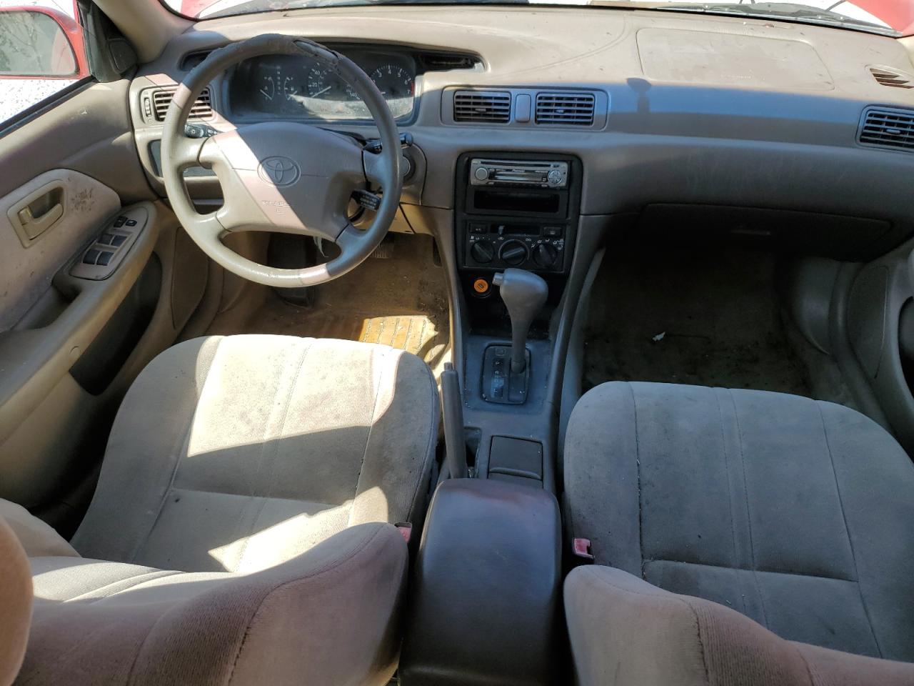 1999 Toyota Camry Le VIN: 4T1BF28K8XU084480 Lot: 65584035