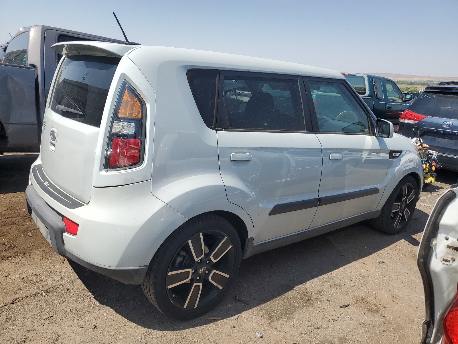 KNDJT2A27A7167021 2010 Kia Soul +