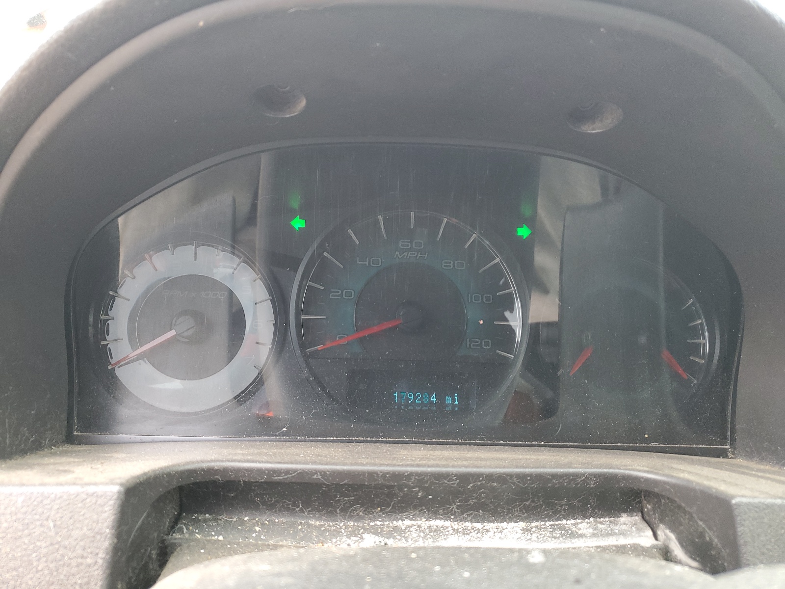 3FAHP0HA7AR261385 2010 Ford Fusion Se