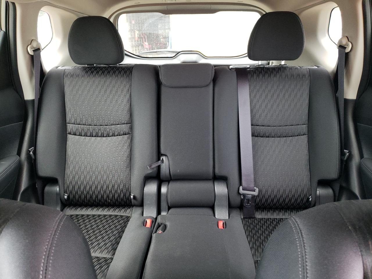 2018 Nissan Rogue S VIN: KNMAT2MV8JP531372 Lot: 64861644