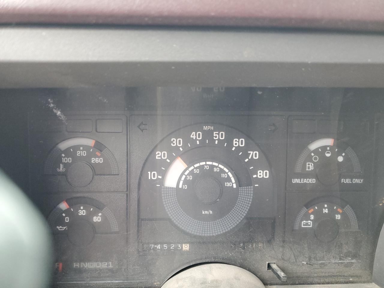 1990 Chevrolet Gmt-400 K2500 VIN: 1GCFK24K7LE109946 Lot: 64635684