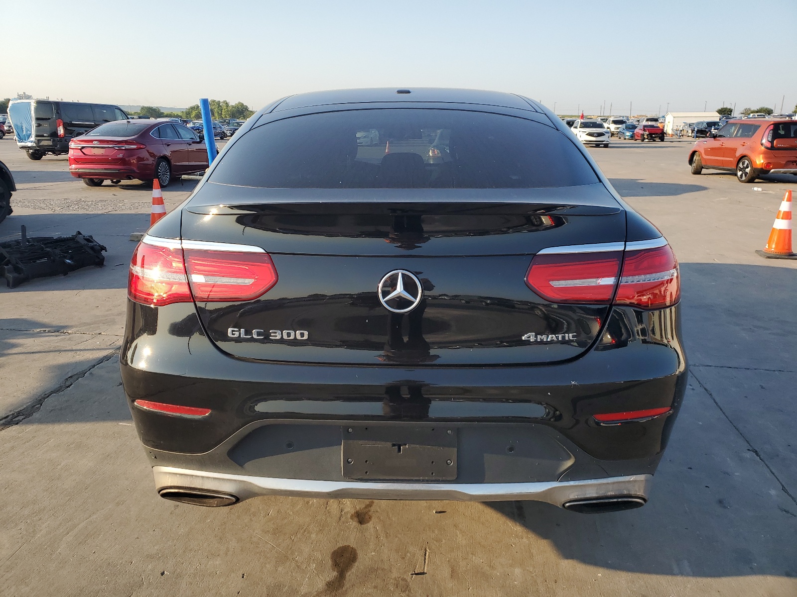 WDC0J4KB7KF581087 2019 Mercedes-Benz Glc Coupe 300 4Matic