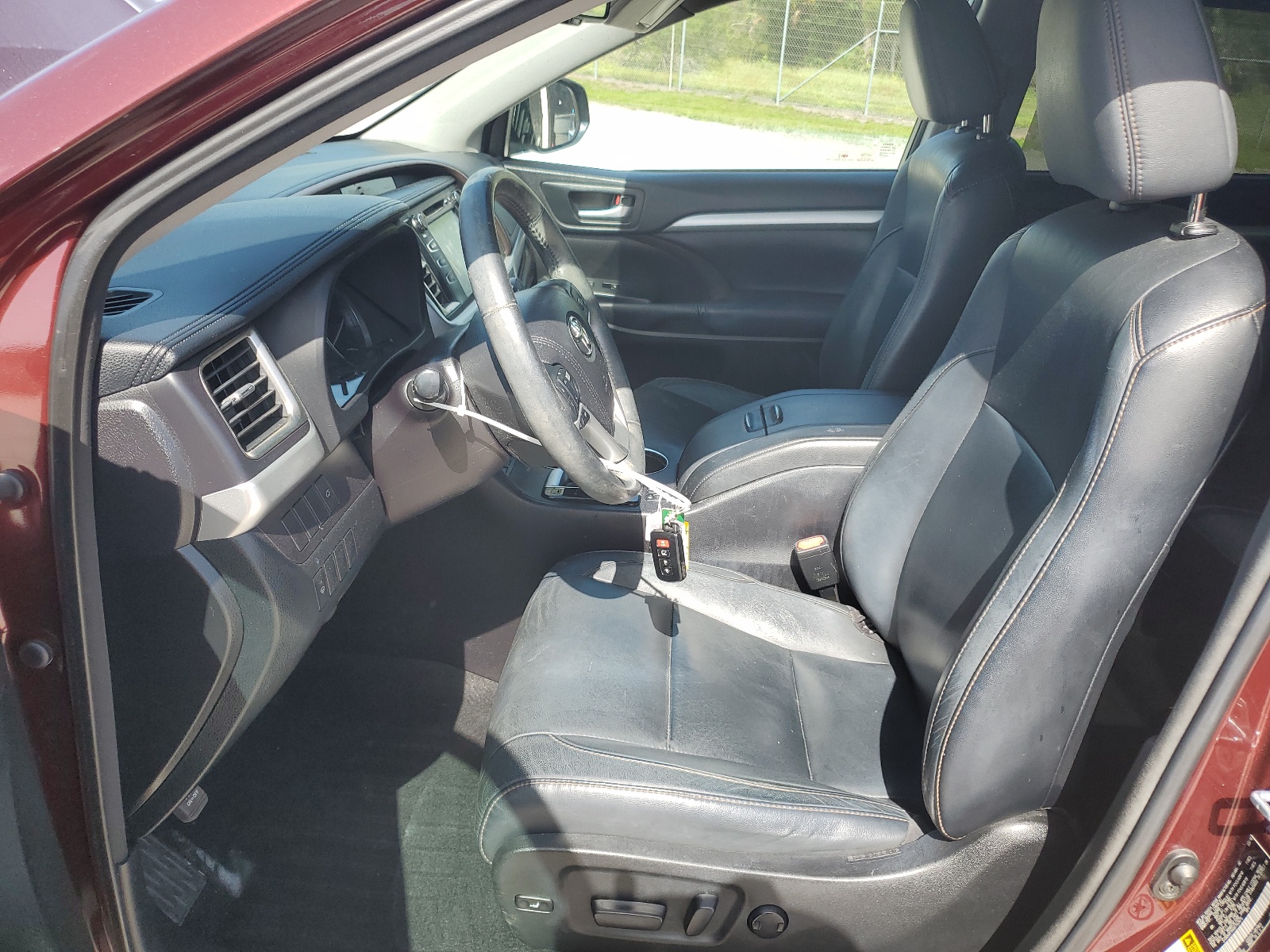 5TDKKRFH4GS142475 2016 Toyota Highlander Xle