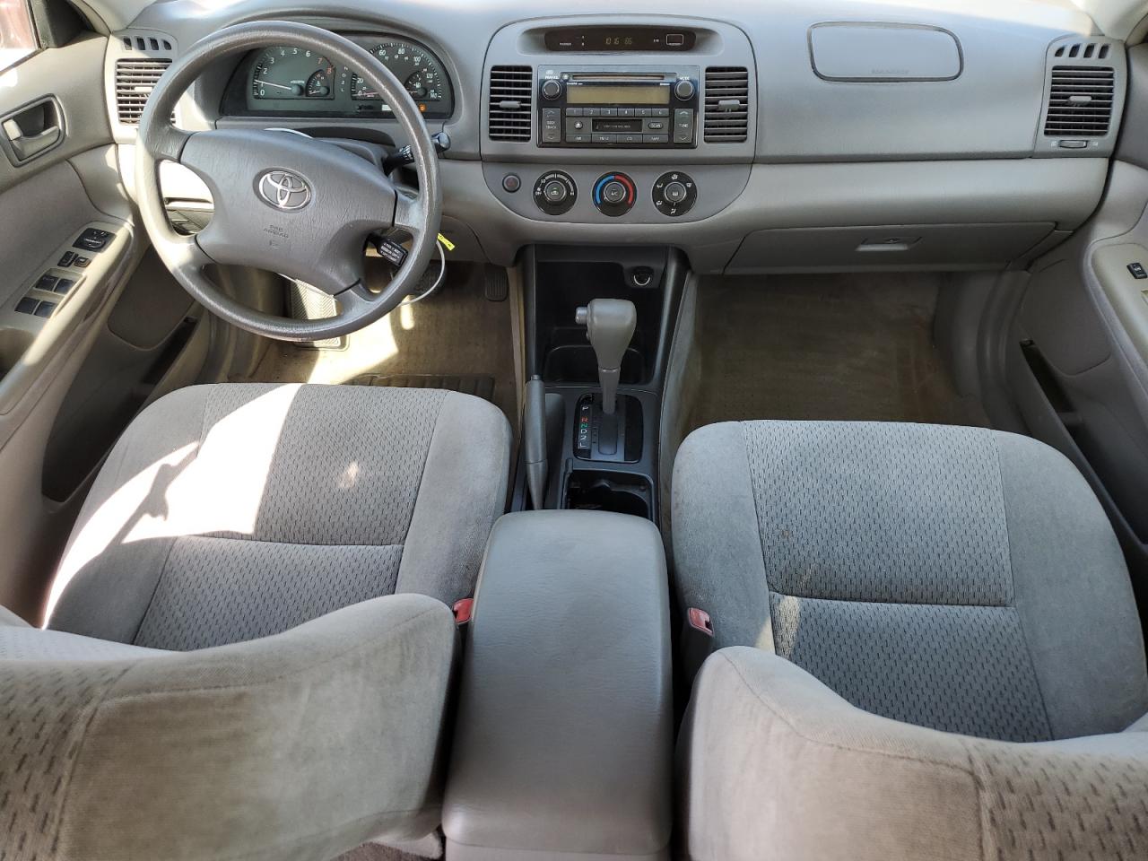 2004 Toyota Camry Le VIN: 4T1BE32K44U322208 Lot: 61936574