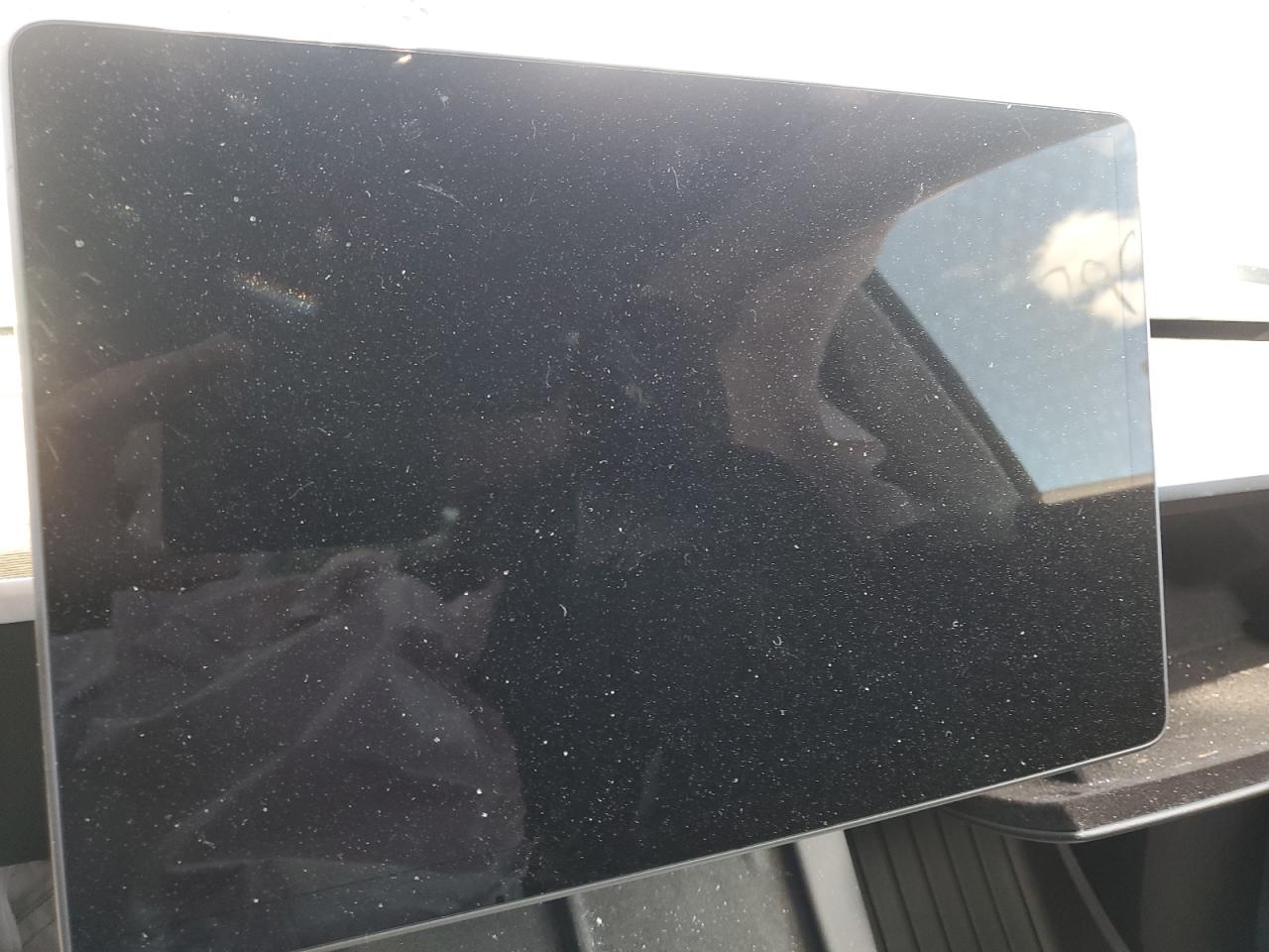 2024 Tesla Model Y VIN: 7SAYGDEE1RA242630 Lot: 75264324