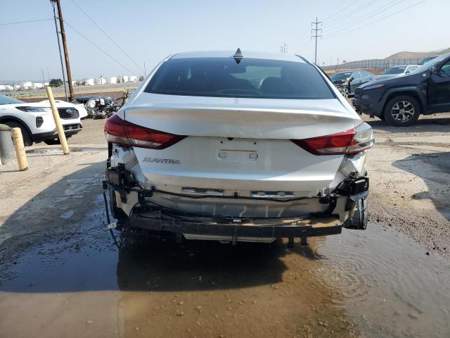  HYUNDAI ELANTRA 2018 Srebrny