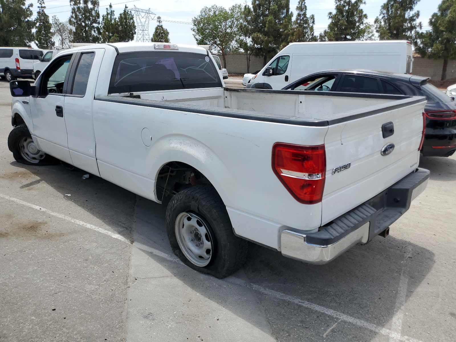 2013 Ford F150 Super Cab vin: 1FTFX1EF7DKF37855