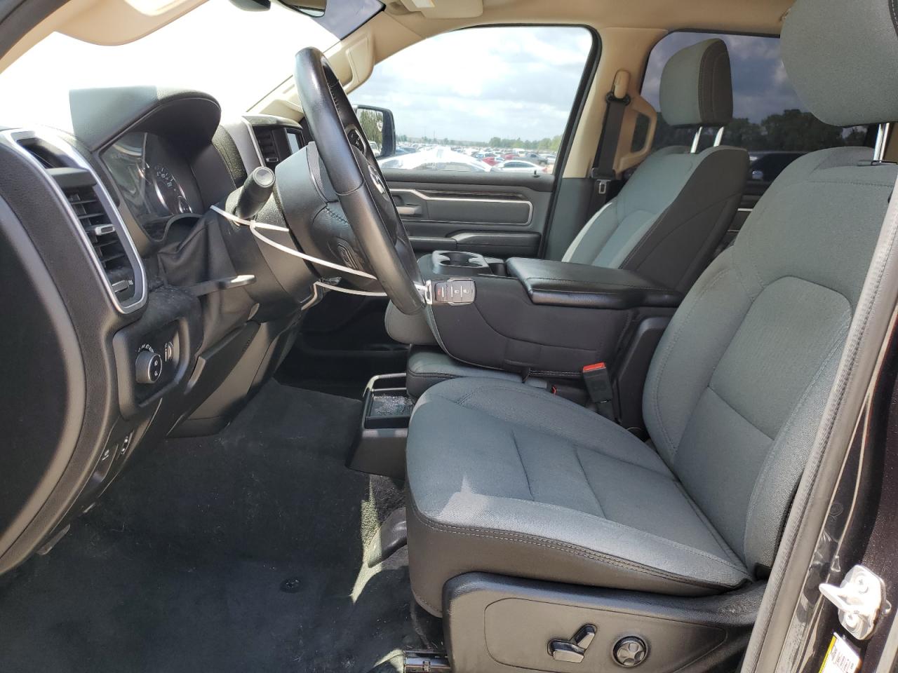 2020 RAM 1500 - Image 7