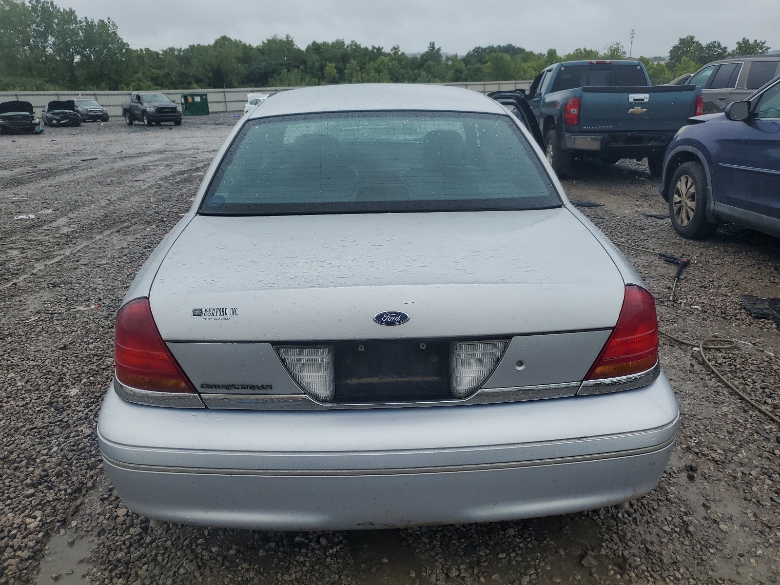 2FAFP74WX3X136760 2003 Ford Crown Victoria Lx