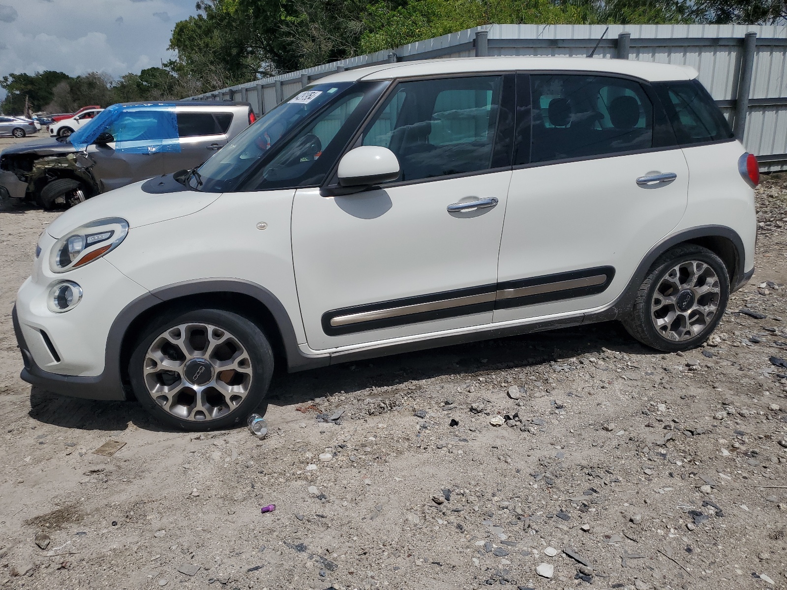 2014 Fiat 500L Trekking vin: ZFBCFADHXEZ019999