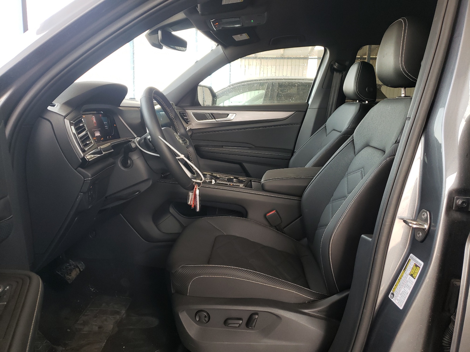 1V2HE2CA2RC217791 2024 Volkswagen Atlas Cross Sport Se