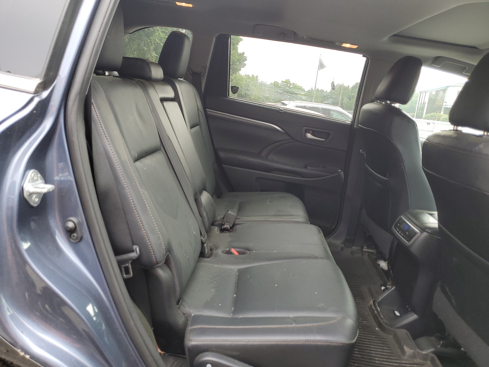 5TDDZRFH8KS740324 2019 Toyota Highlander Limited