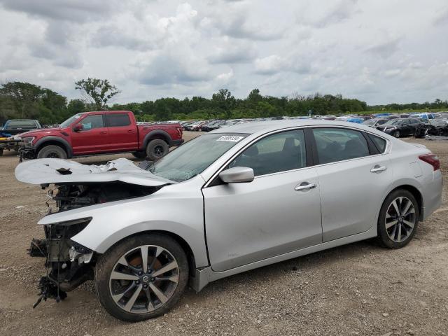 2017 Nissan Altima 2.5 na sprzedaż w Des Moines, IA - Front End