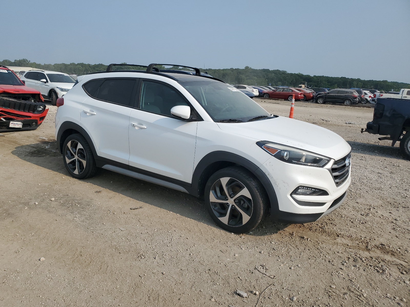 2018 Hyundai Tucson Value vin: KM8J3CA21JU687444