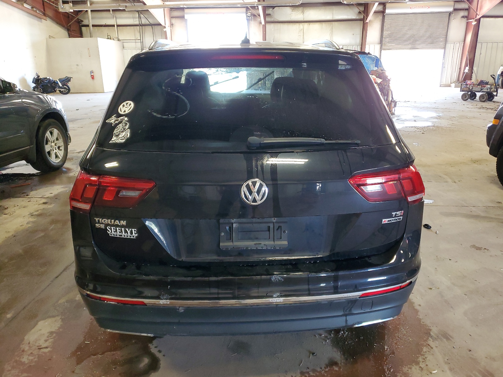 3VV2B7AX7JM121275 2018 Volkswagen Tiguan Se