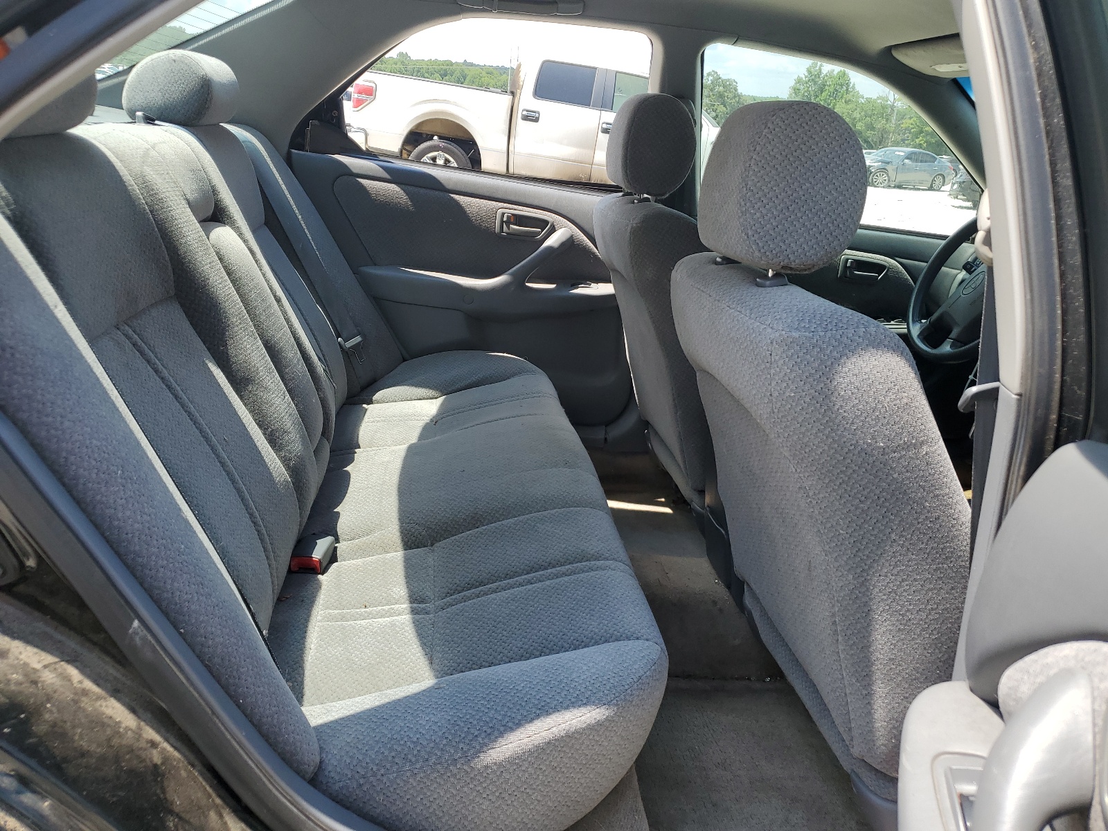 4T1BF22K0YU956046 2000 Toyota Camry Le