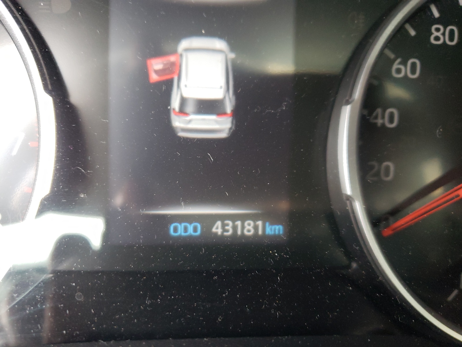 2T3R1RFV9MC238718 2021 Toyota Rav4 Xle