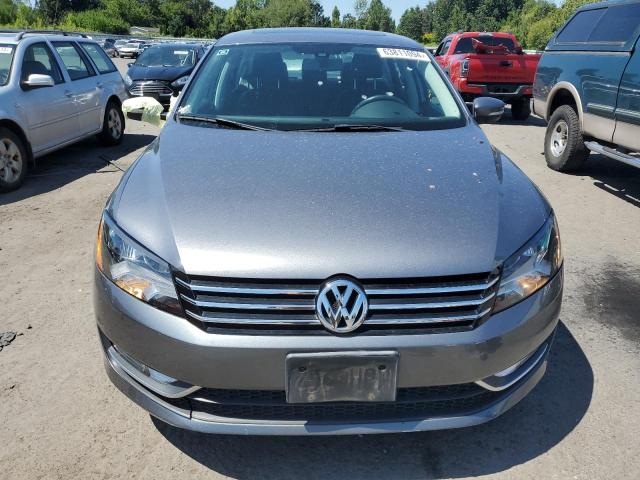 Sedans VOLKSWAGEN PASSAT 2015 Szary