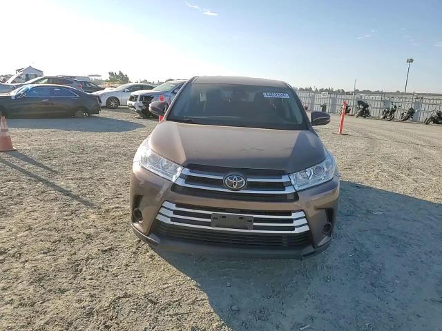 2019 Toyota Highlander Le VIN: 5TDZZRFH3KS295710 Lot: 64852824