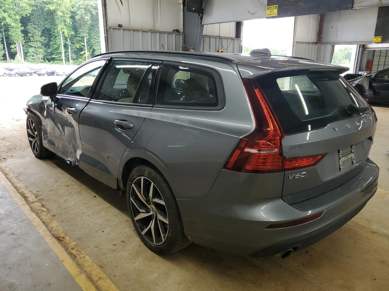 YV1102EK6L2350732 Volvo V60 T5 MOM 2