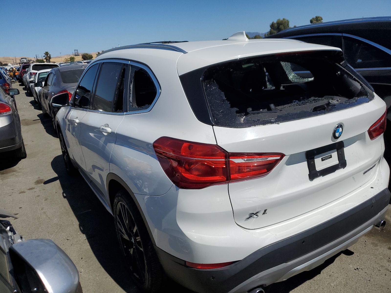 WBXHU7C38J5L09163 2018 BMW X1 Sdrive28I