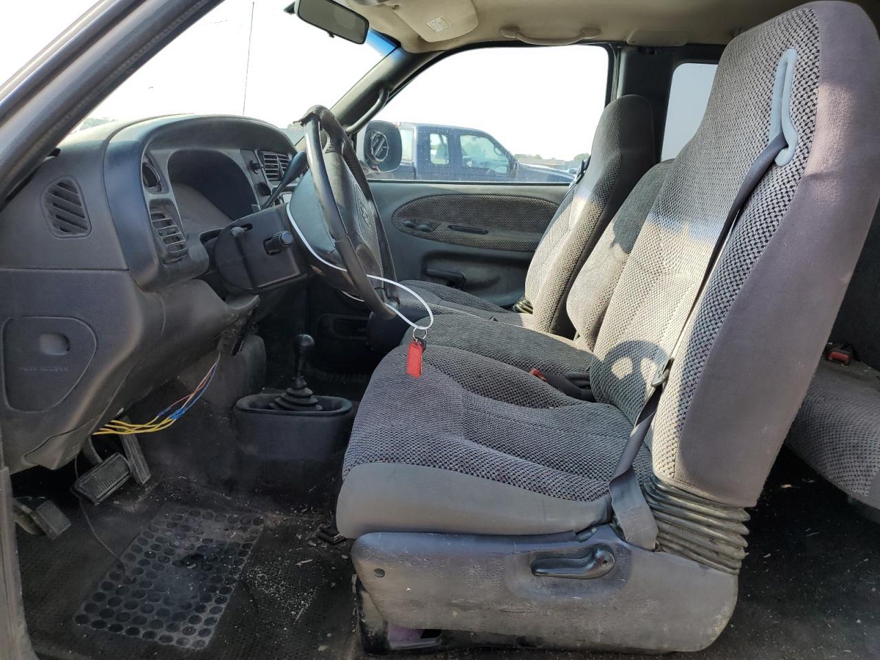 2000 Dodge Ram 2500 VIN: 1B7KF2368YJ118824 Lot: 64498044