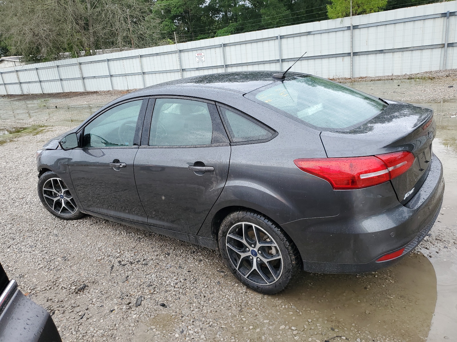 2017 Ford Focus Sel vin: 1FADP3H29HL345953