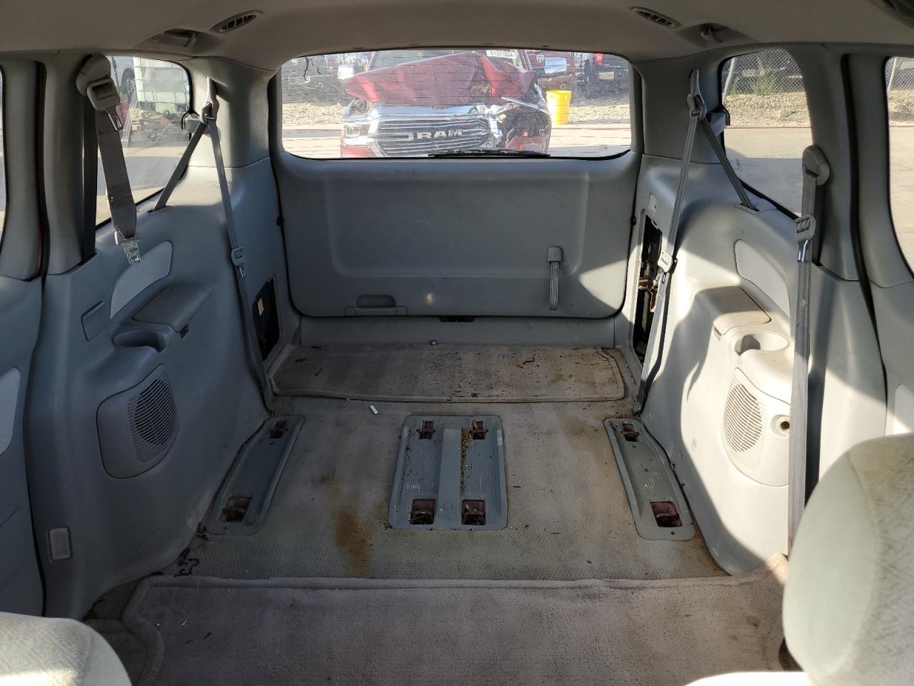 2000 Toyota Sienna Ce VIN: 4T3ZF19C5YU257493 Lot: 61449364