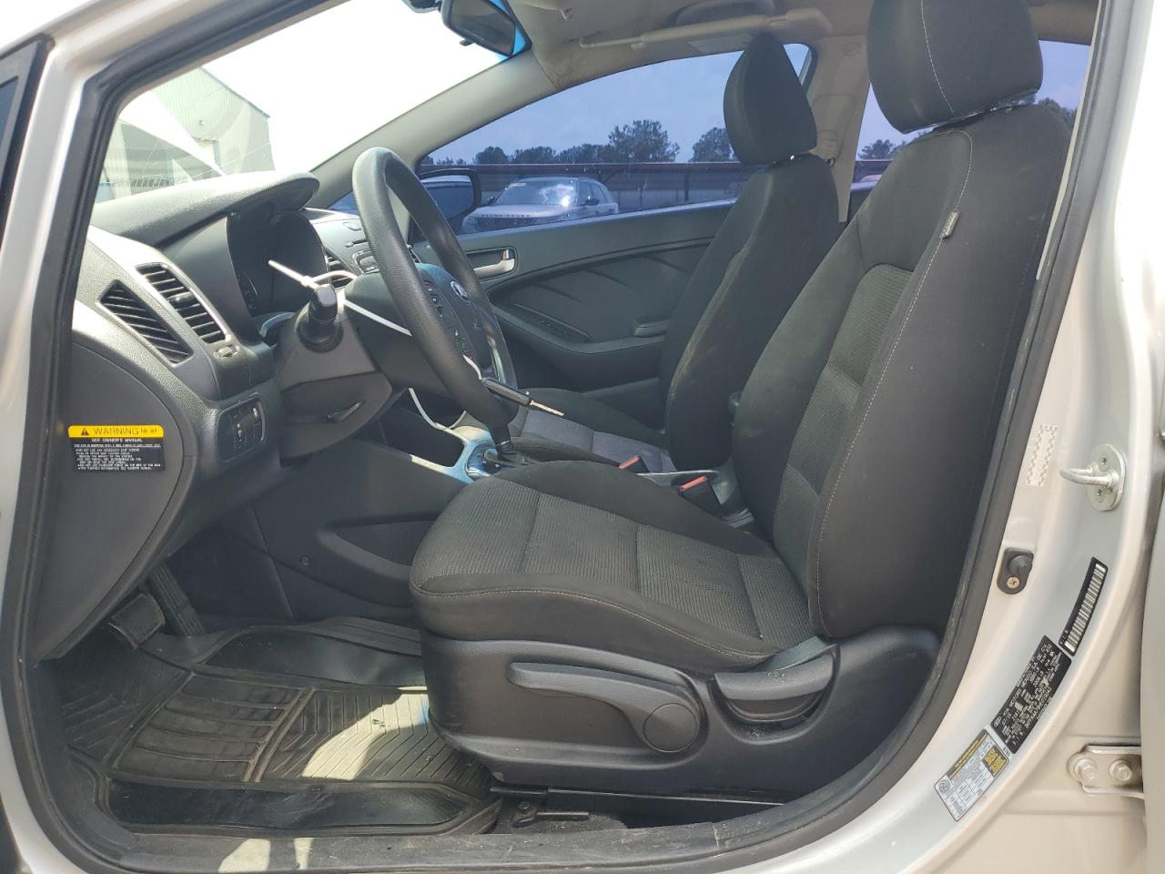 2017 Kia Forte Lx VIN: 3KPFK4A79HE019043 Lot: 61899534