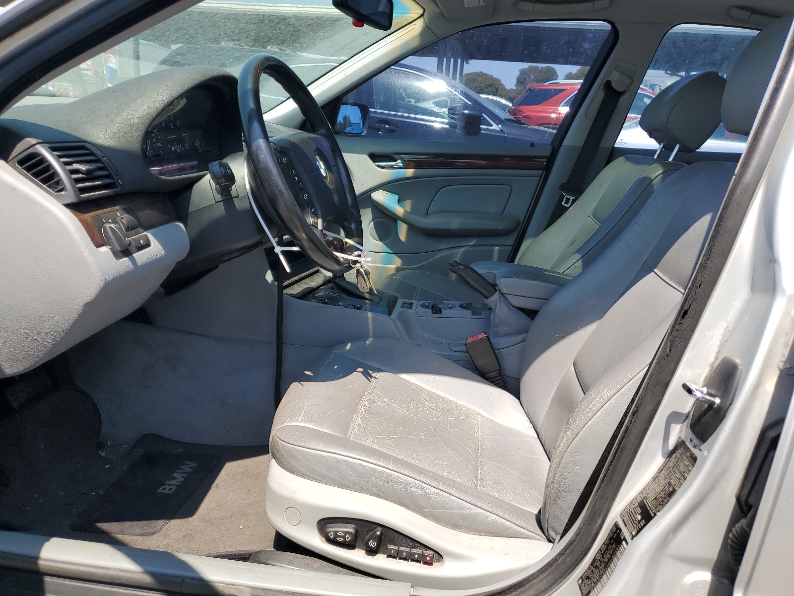 WBAAV33411FU80342 2001 BMW 325 I