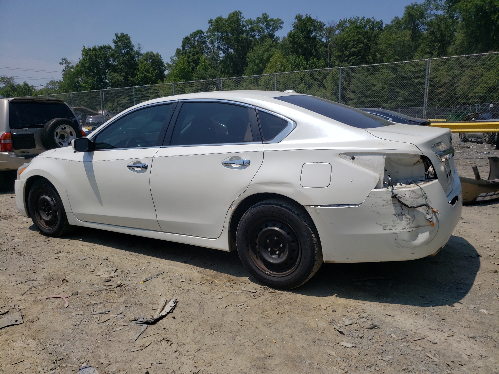 2014 Nissan Altima 2.5 vin: 1N4AL3AP7EC272260