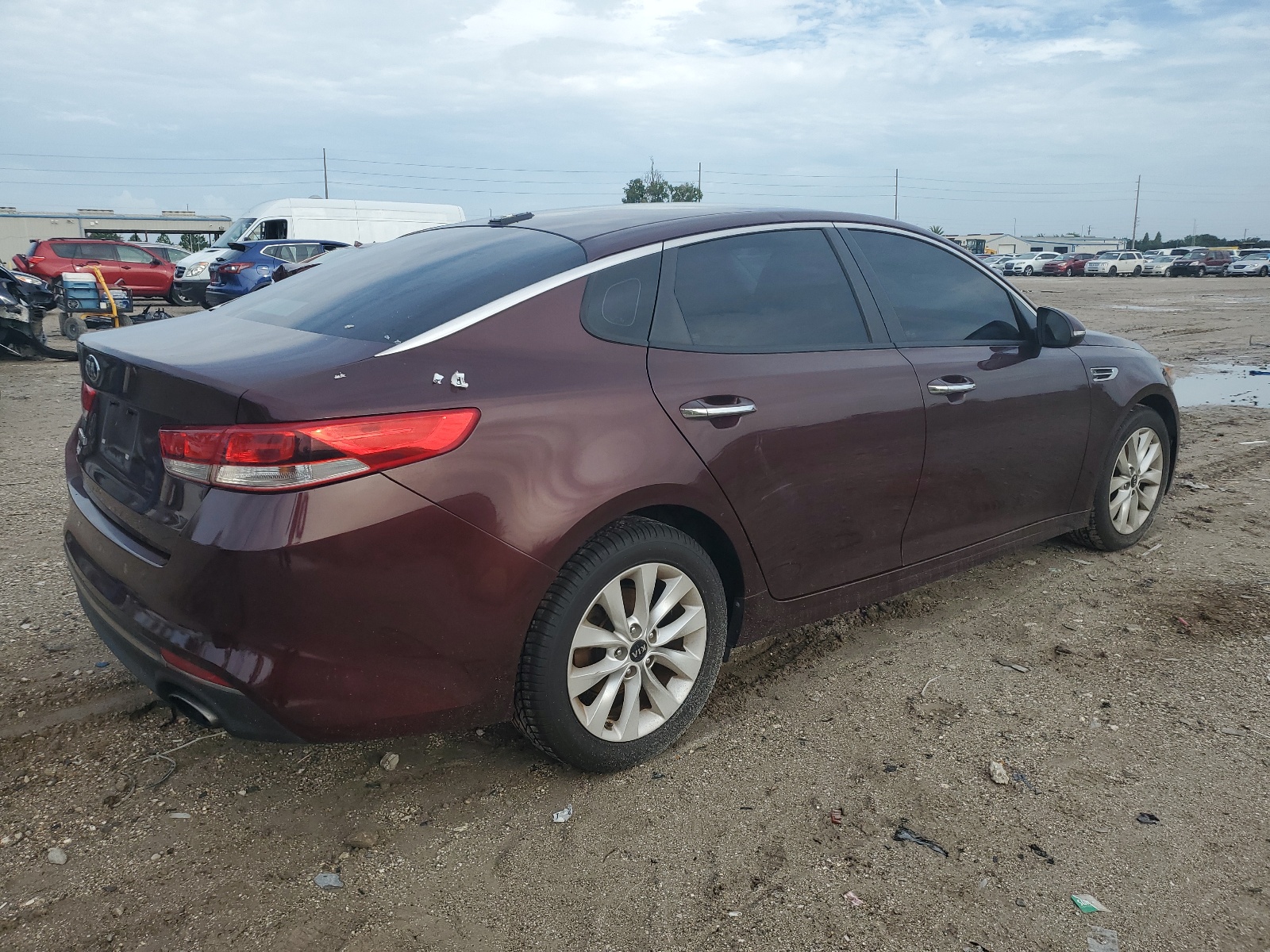 2017 Kia Optima Lx vin: 5XXGT4L36HG121757