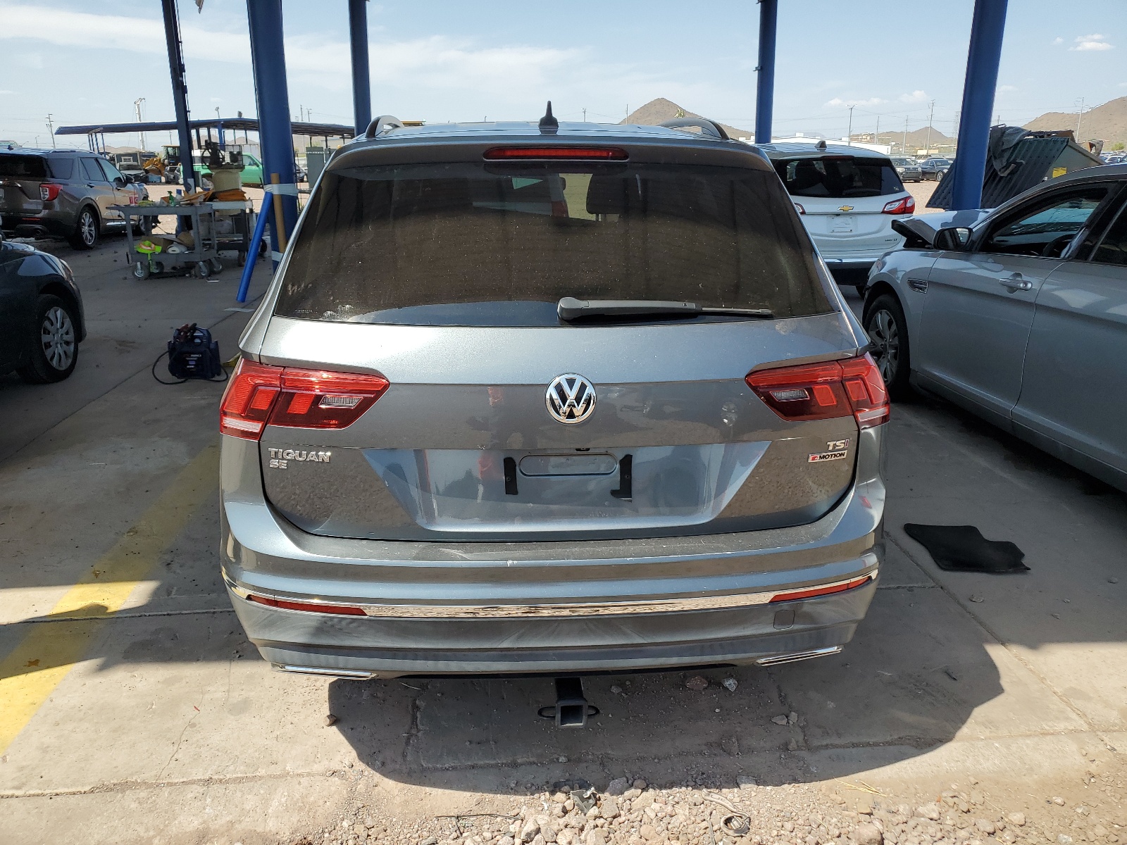 3VV2B7AX1JM172786 2018 Volkswagen Tiguan Se