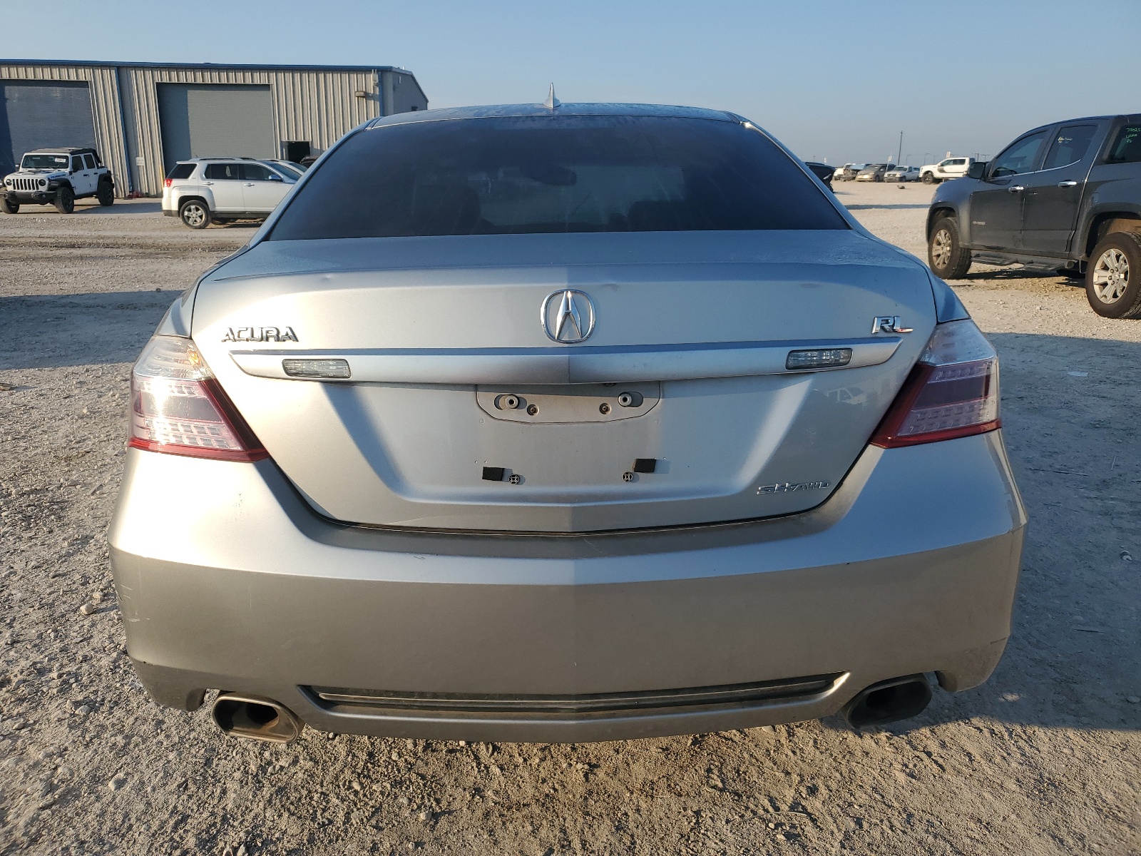 JH4KB2F66AC001128 2010 Acura Rl