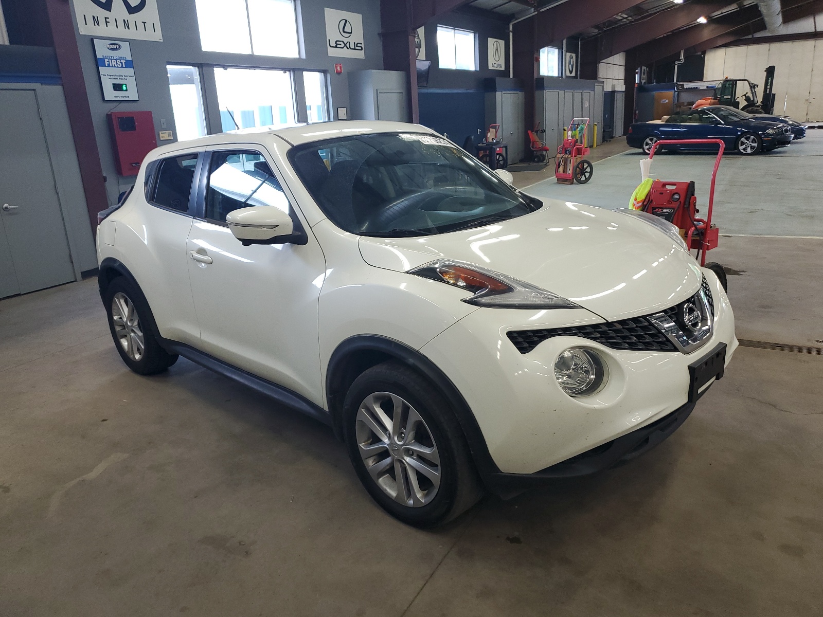 2015 Nissan Juke S vin: JN8AF5MV7FT552676