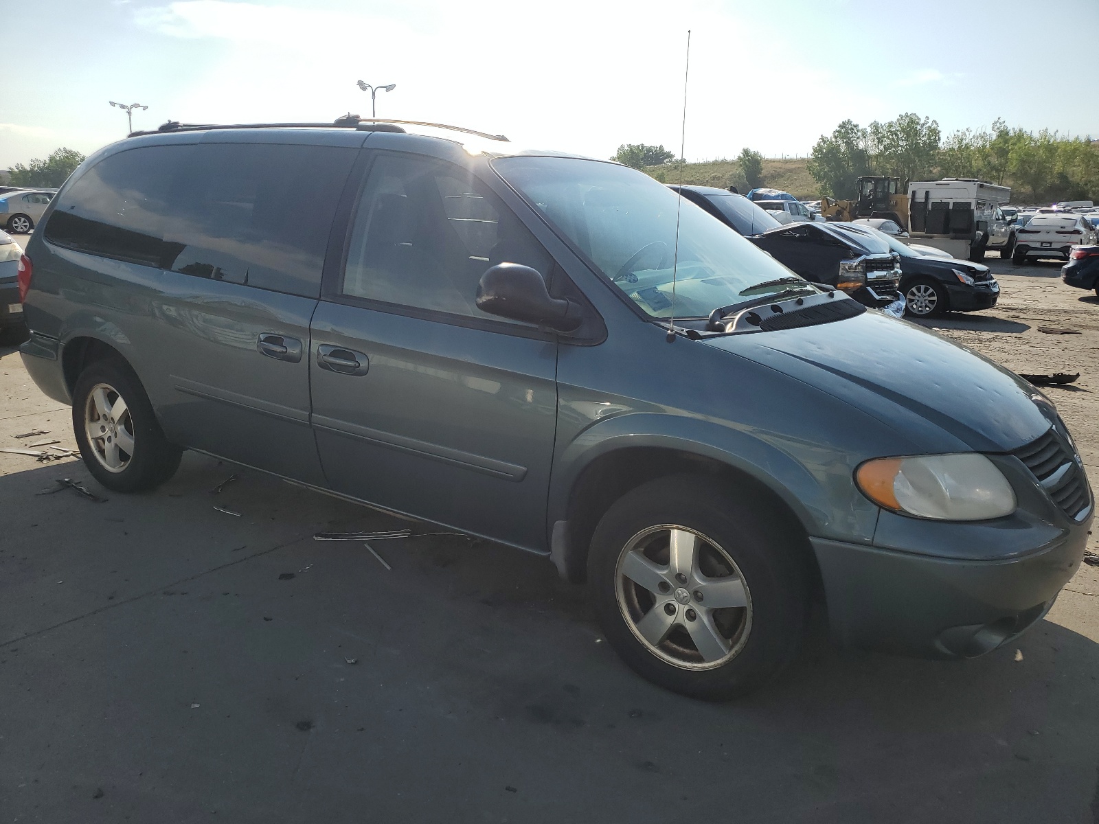 2D4GP44L65R517048 2005 Dodge Grand Caravan Sxt