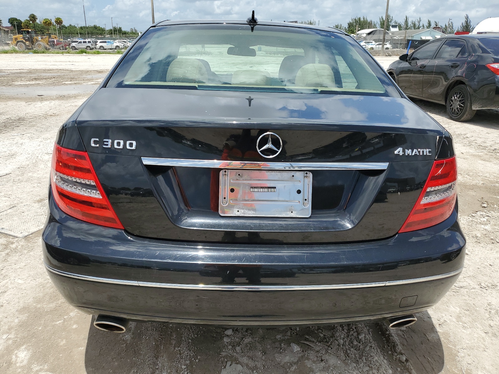 2014 Mercedes-Benz C 300 4Matic vin: WDDGF8AB0EA938454