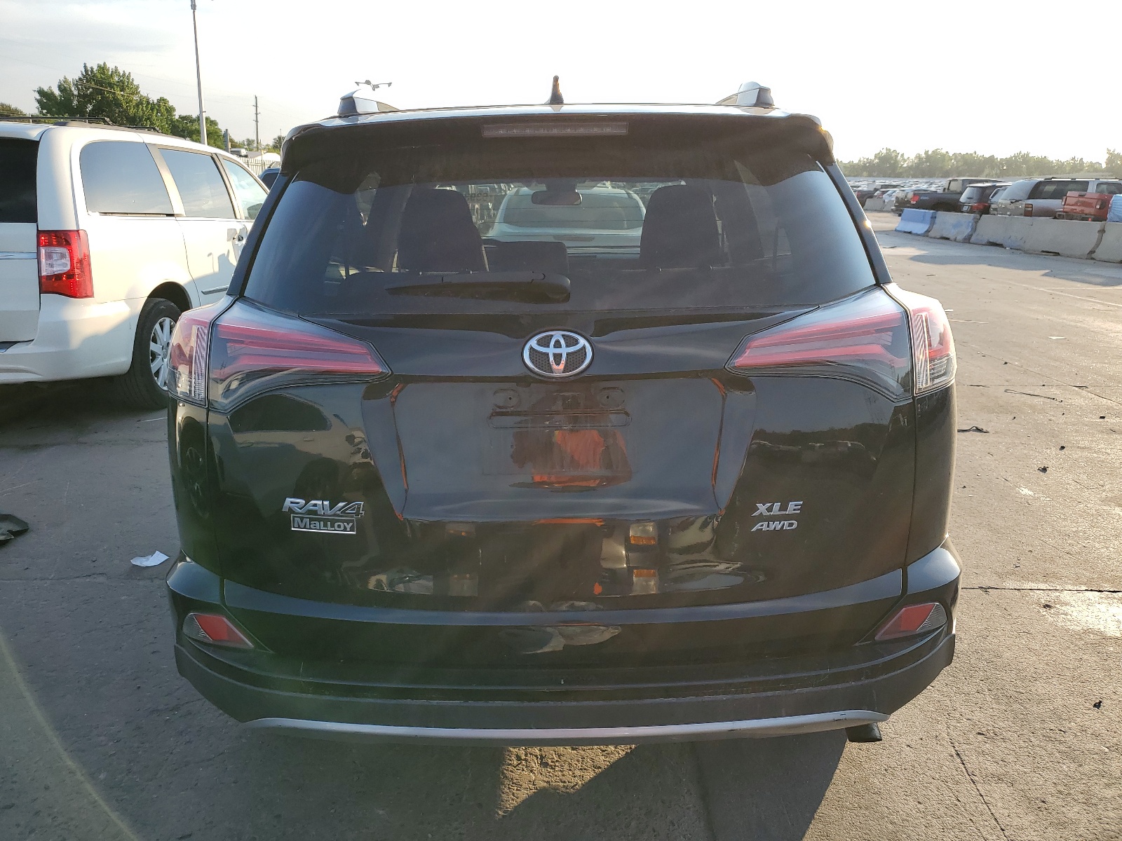 2T3RFREVXJW746340 2018 Toyota Rav4 Adventure