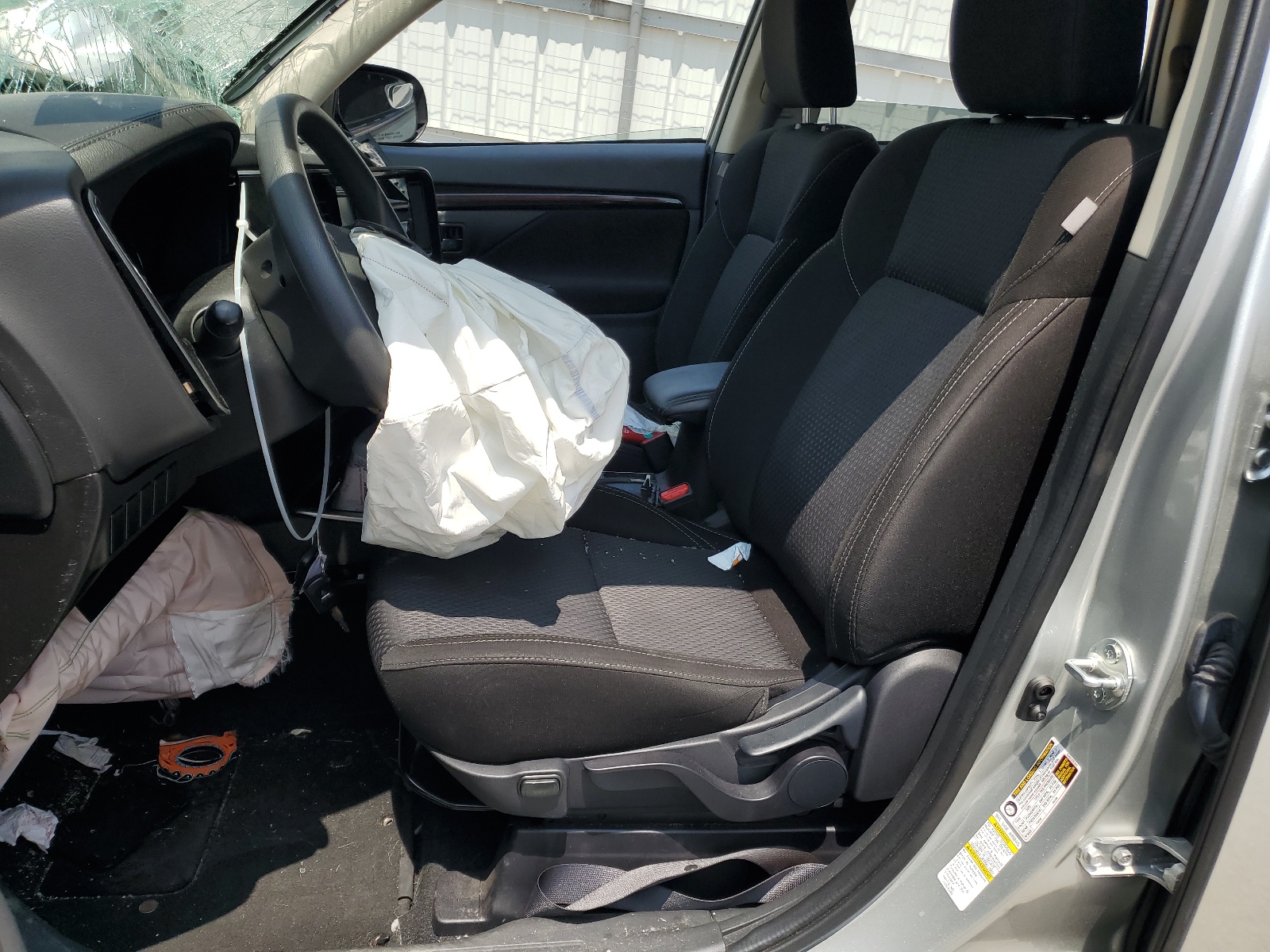 JA4AD2A31LZ017543 2020 Mitsubishi Outlander Es