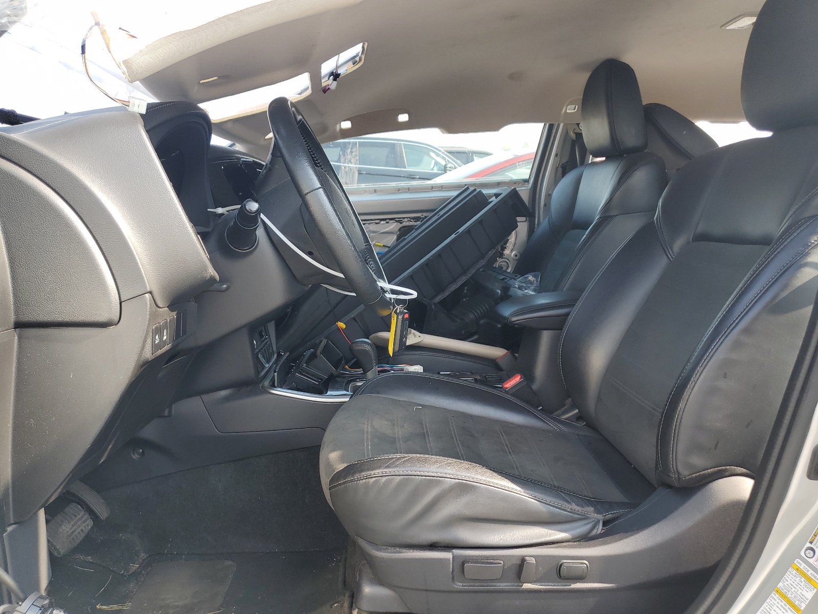 JA4AD3A38LZ043787 2020 Mitsubishi Outlander Se