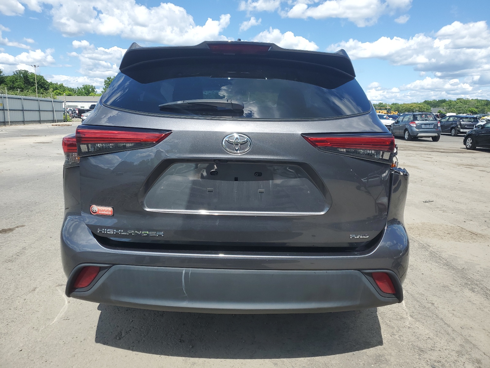 5TDCZRBH9MS135670 2021 Toyota Highlander L