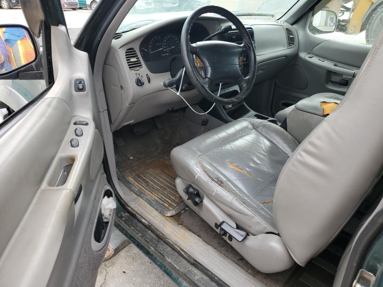 1999 Ford Explorer VIN: 1FMZU24E0XUA39375 Lot: 63481974