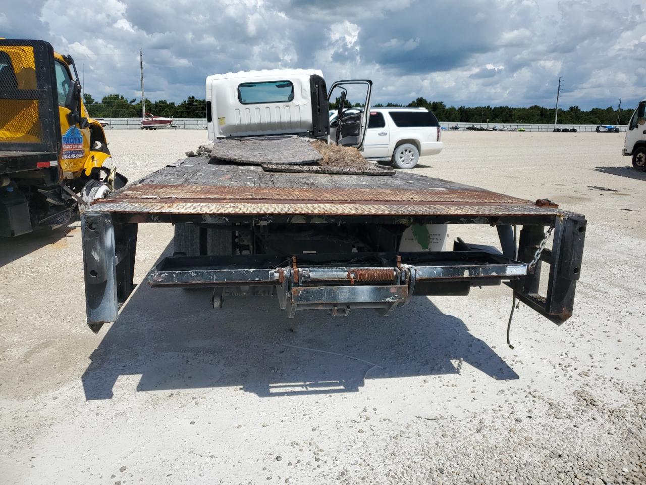 2015 Isuzu Npr Hd VIN: 54DC4W1B4FS803939 Lot: 61242214