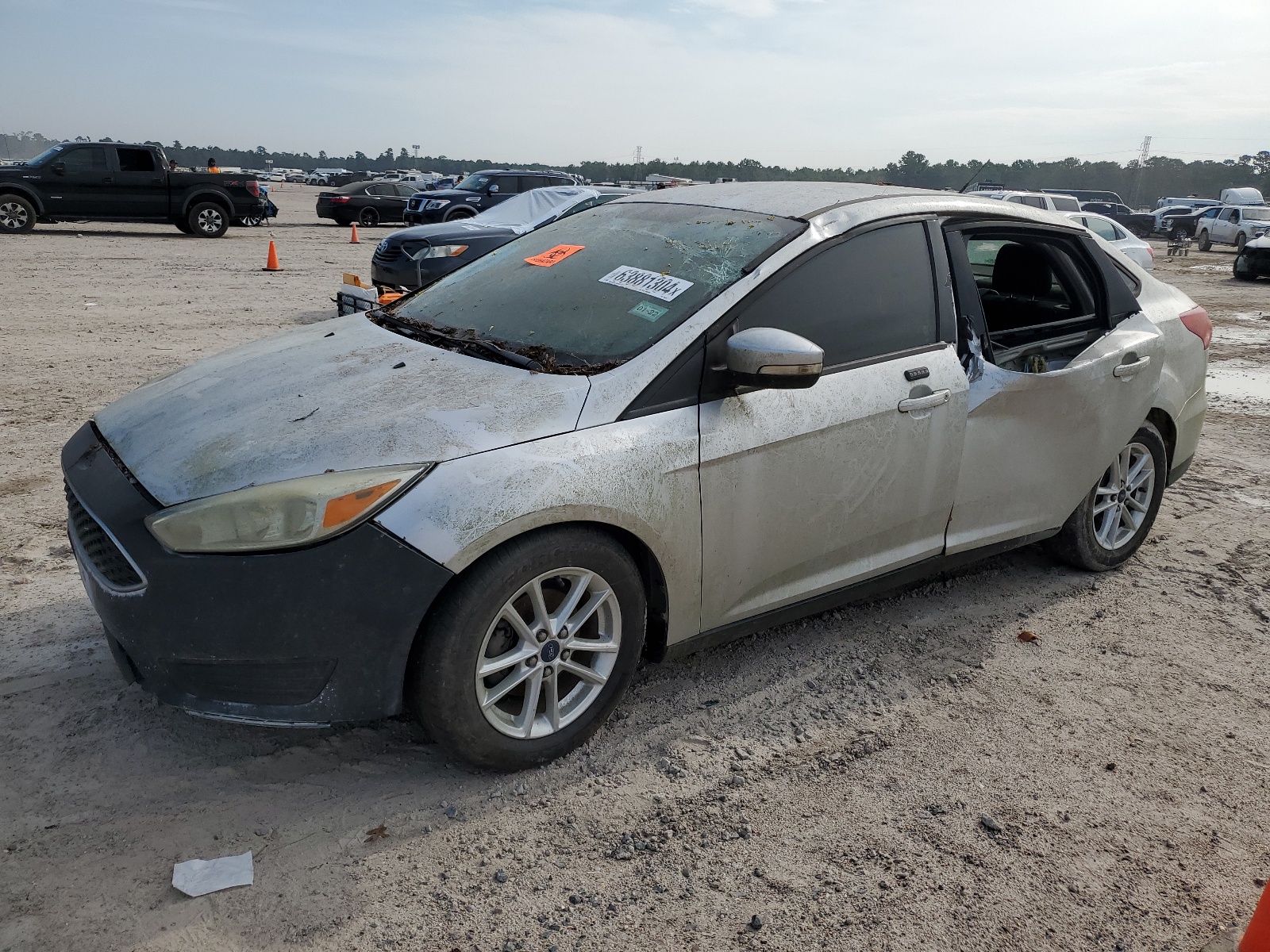 2015 Ford Focus Se vin: 1FADP3F24FL370226