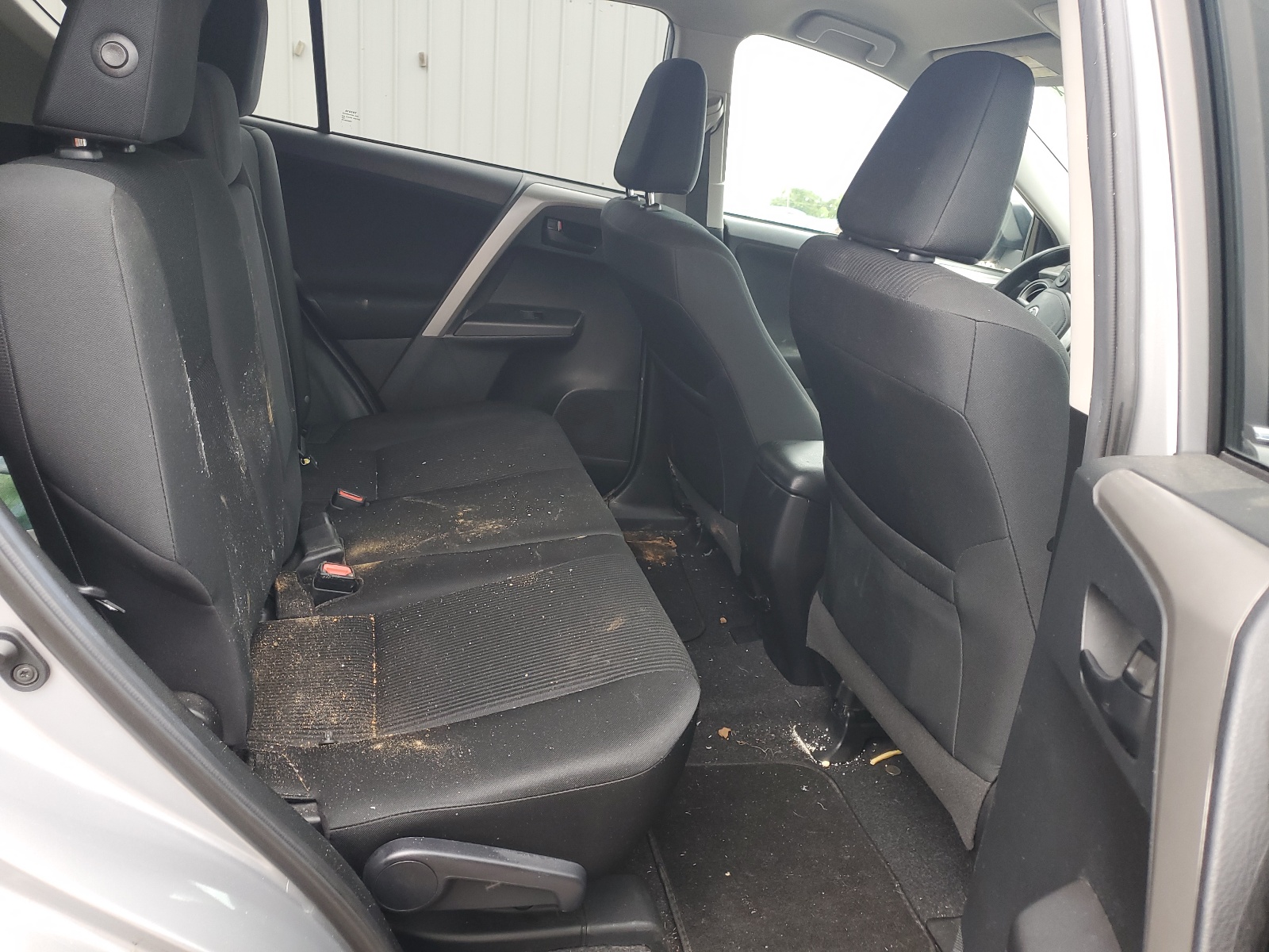 2T3ZFREV4JW444851 2018 Toyota Rav4 Le