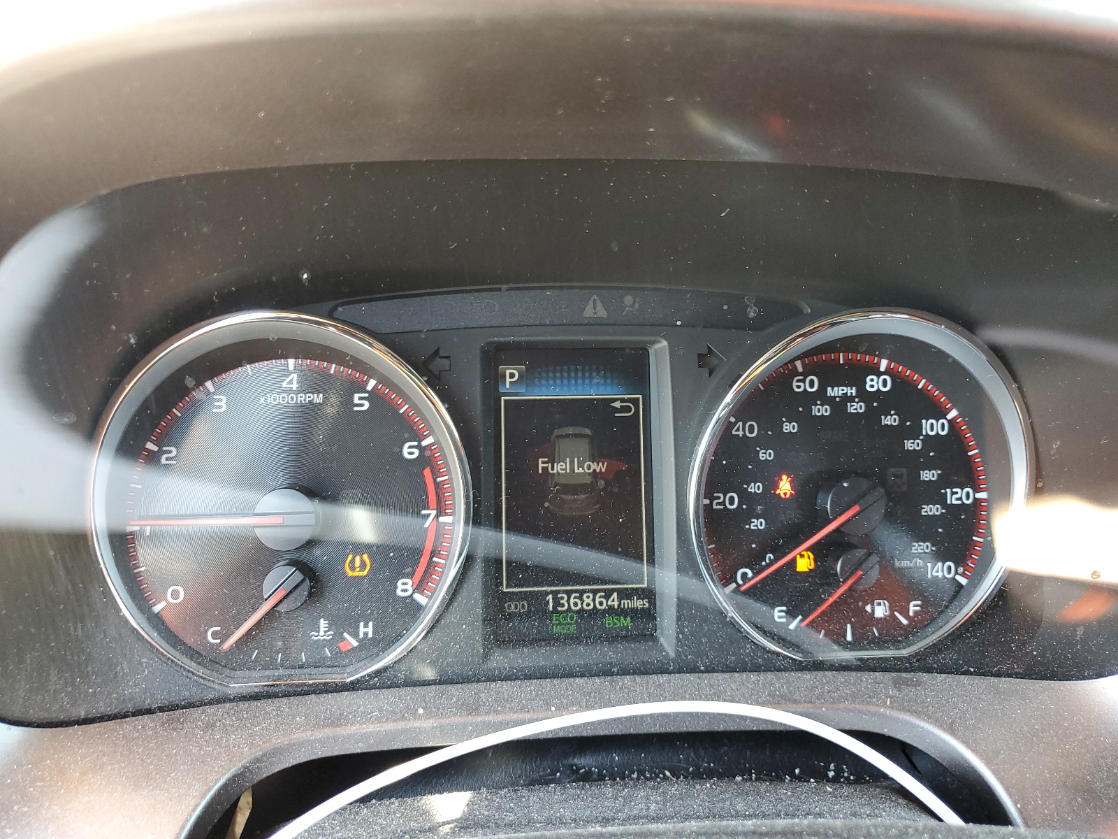 JTMJFREV7JJ180925 2018 Toyota Rav4 Se