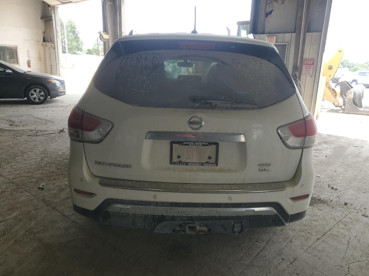 2015 Nissan Pathfinder S VIN: 5N1AR2MM4FC604379 Lot: 64096344