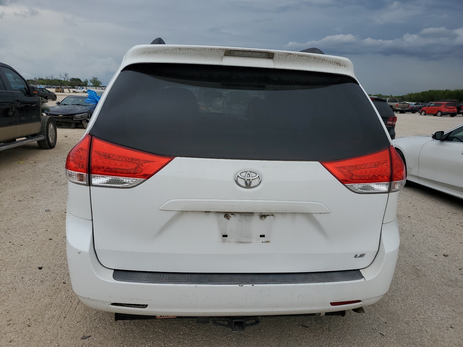 5TDKK3DC5BS076323 2011 Toyota Sienna Le