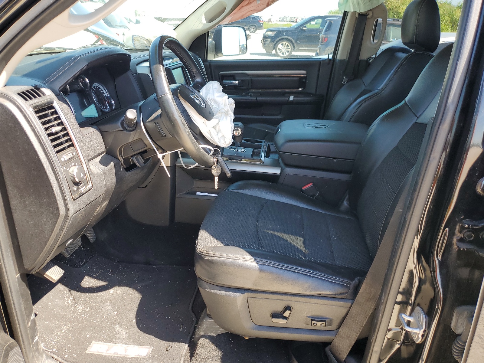 1C6RR6MT8DS722516 2013 Ram 1500 Sport